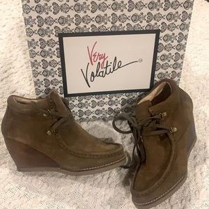 Very Volatile wedge loafer